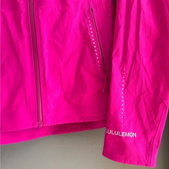 lululemon athletica Women's Vibrant Pink jacket - Picture 2 of 4